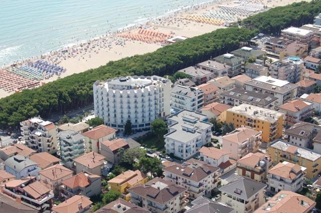 Hotel Lido Alba Adriatica Luaran gambar