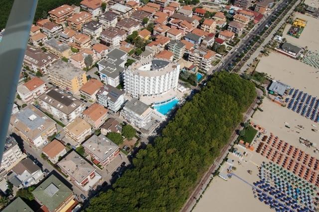 Hotel Lido Alba Adriatica Luaran gambar