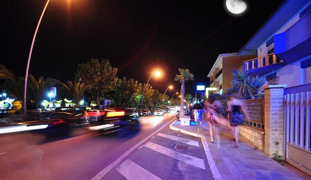 Hotel Lido Alba Adriatica Luaran gambar
