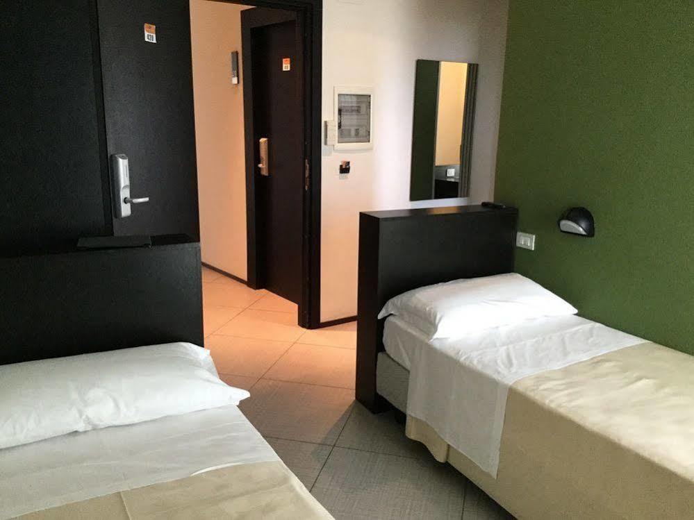 Hotel Lido Alba Adriatica Luaran gambar